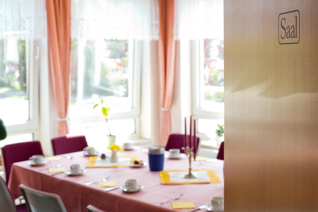Hotel Jahnke Нойбранденбург Екстериор снимка
