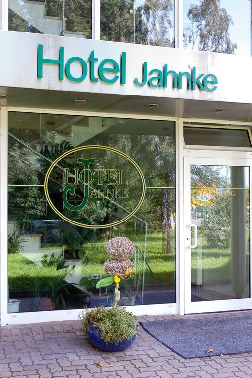 Hotel Jahnke Нойбранденбург Екстериор снимка