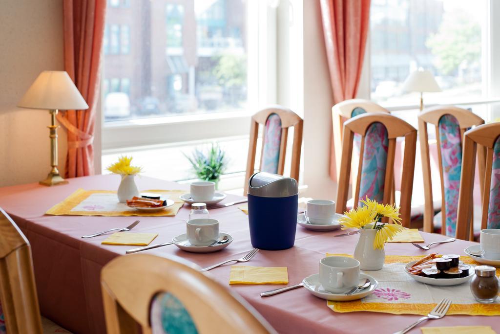 Hotel Jahnke Нойбранденбург Екстериор снимка