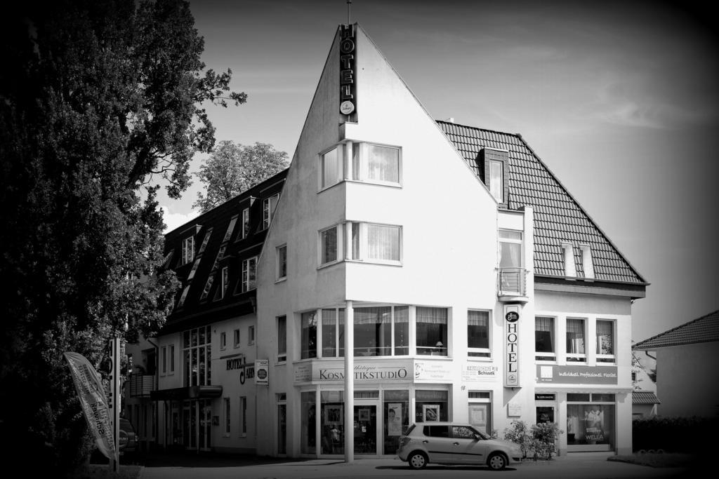 Hotel Jahnke Нойбранденбург Екстериор снимка